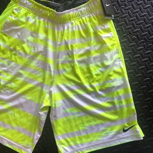 Nike Men's Dri-FIT New Size M Athletic Basketball